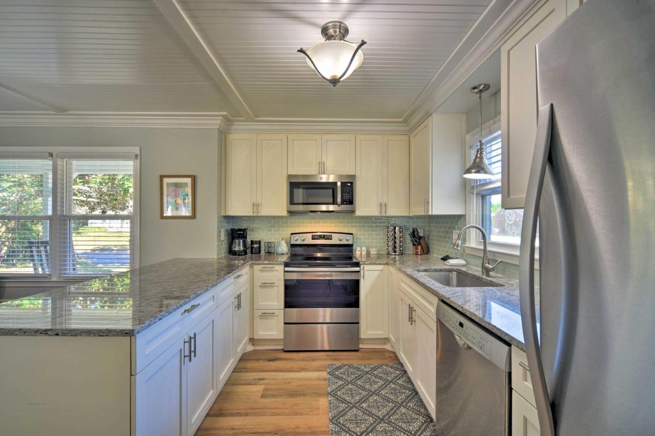 Charming House With Patio, 3 Half Mi To Beach! Чарльстон Экстерьер фото