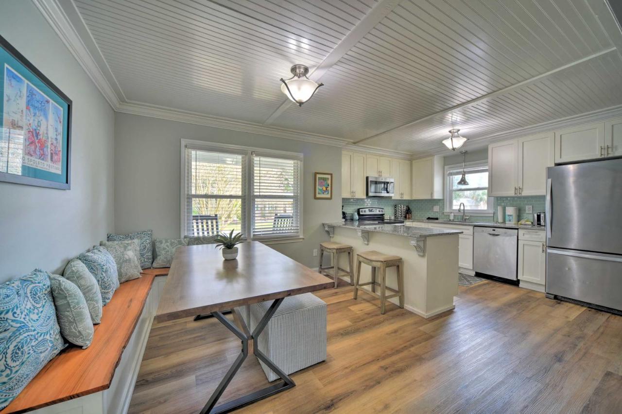 Charming House With Patio, 3 Half Mi To Beach! Чарльстон Экстерьер фото